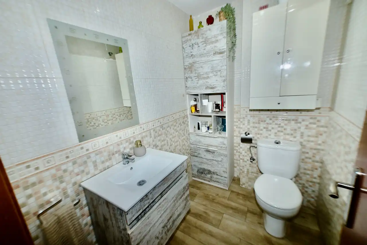 Baño de Planta baja en venta en Terrassa con Aire acondicionado, Calefacción y Parquet