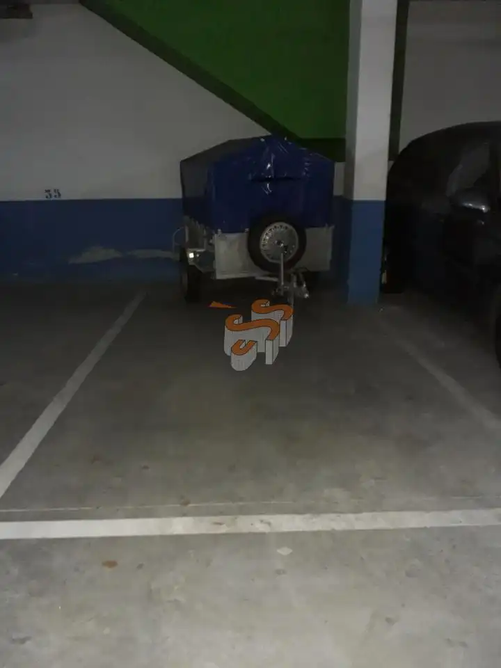 Aparcament en venda a A Malata - Catabois - Ciudad Jardín