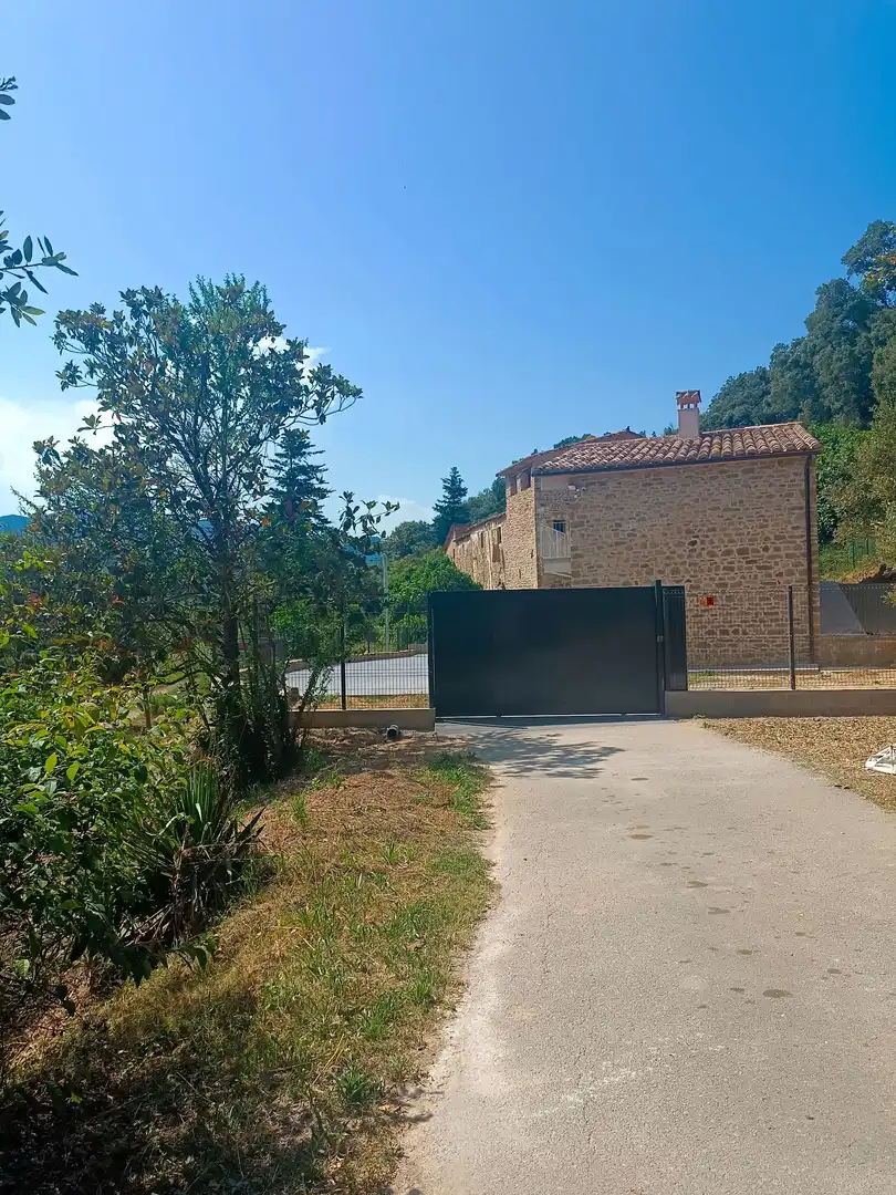 Aparcament de Casa o xalet de lloguer en Sant Aniol de Finestres amb Aire condicionat, Calefacció i Jardí privat