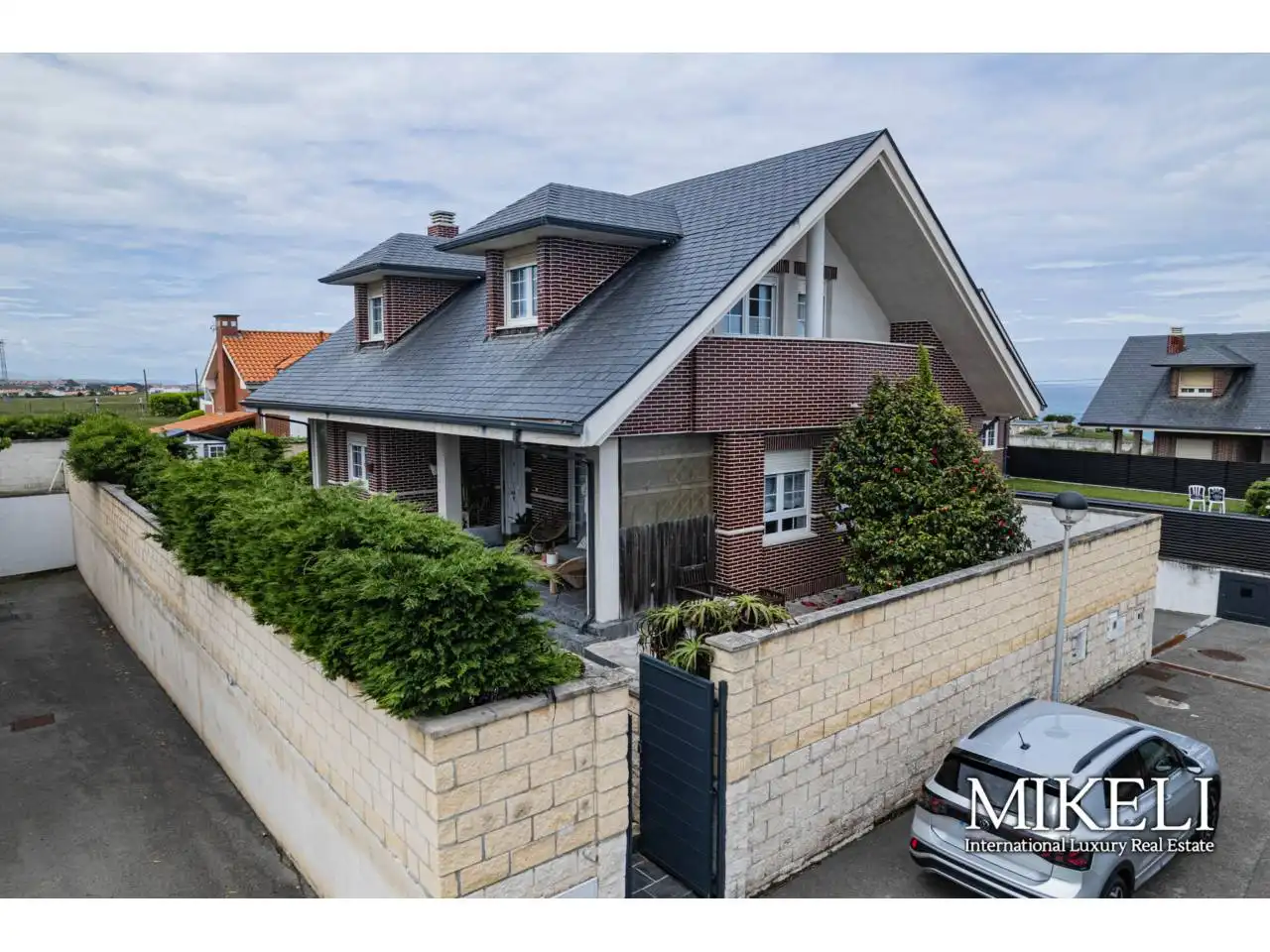 Vista exterior de Casa o xalet en venda en Piélagos amb Calefacció, Jardí privat i Parquet