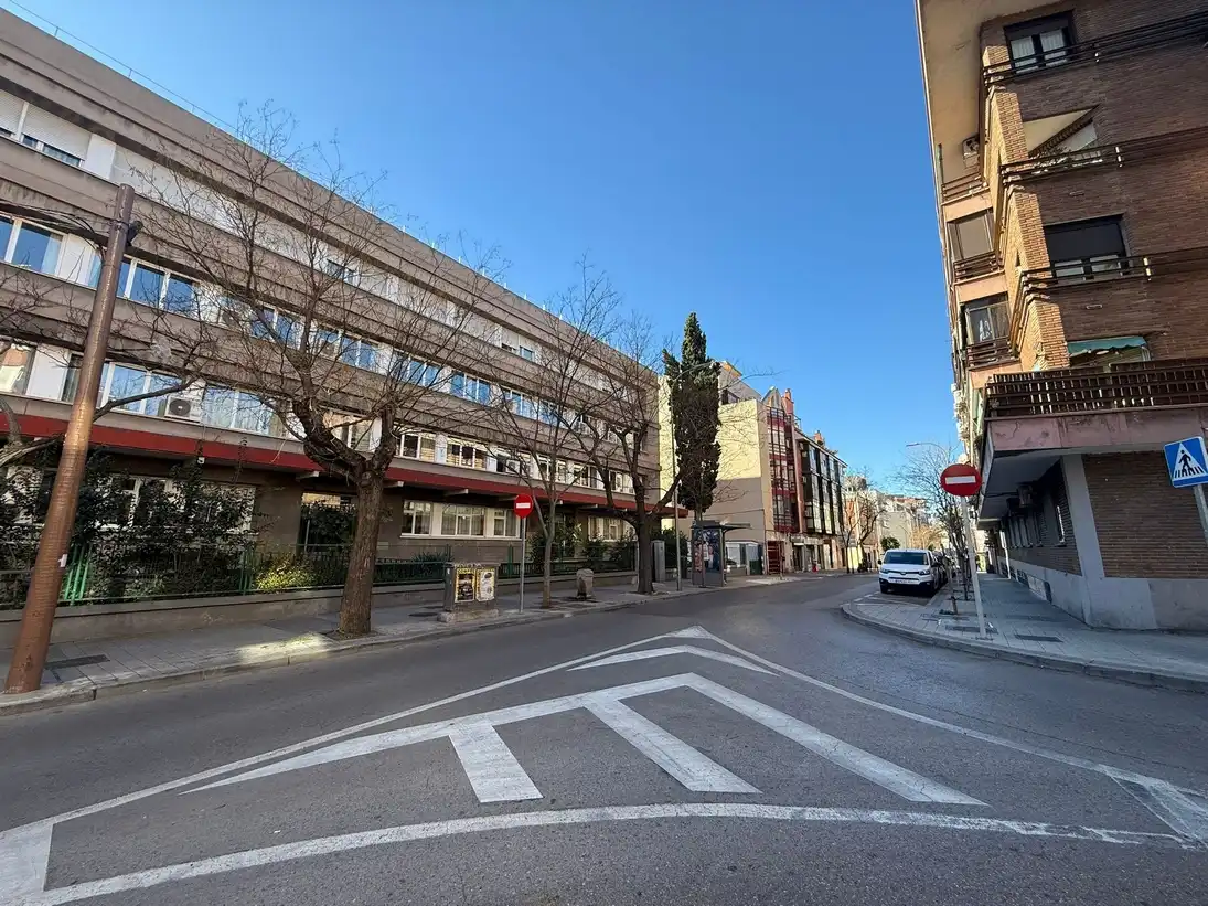 Exterior view of Ground floor for sale in Madrid  with Heating, Furnished and Washing machine