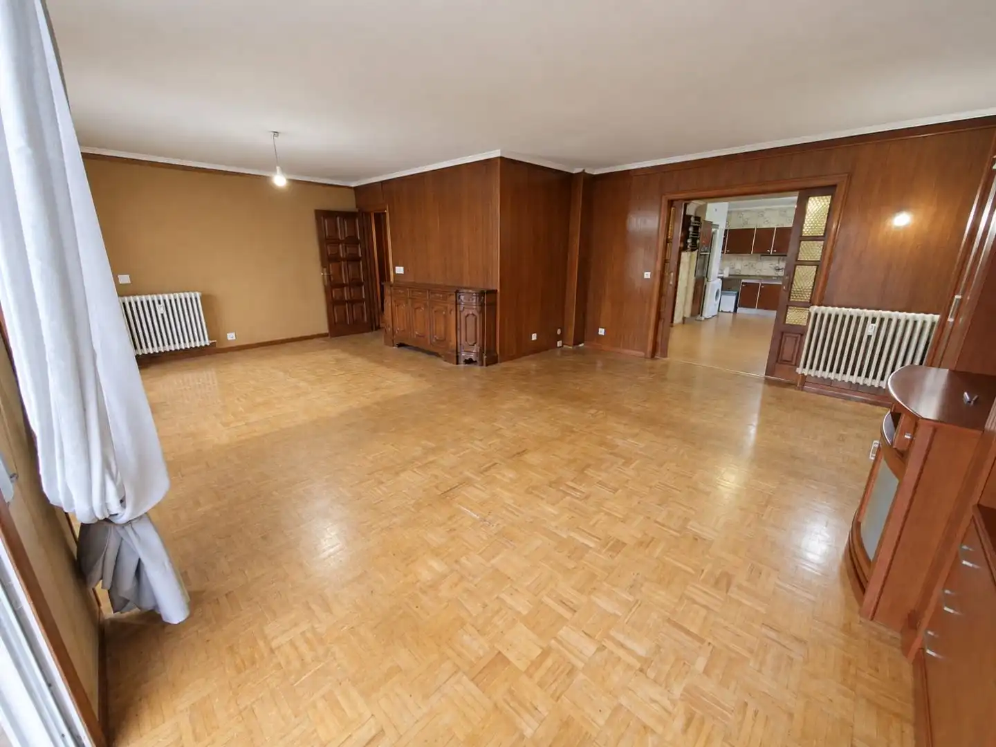 Sala d'estar de Pis en venda en León Capital  amb Terrassa i Balcó
