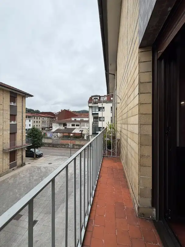 Terrasse von Wohnung zur Miete in Laviana mit Heizung und Balkon