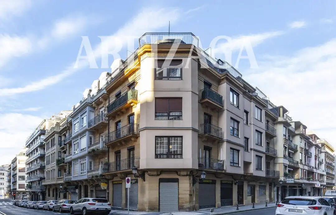 Vista exterior de Piso en venta en Donostia - San Sebastián  con Calefacción y Balcón