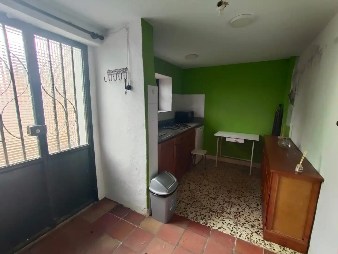 Cuina de Casa o xalet en venda en Guadix amb Traster i Moblat