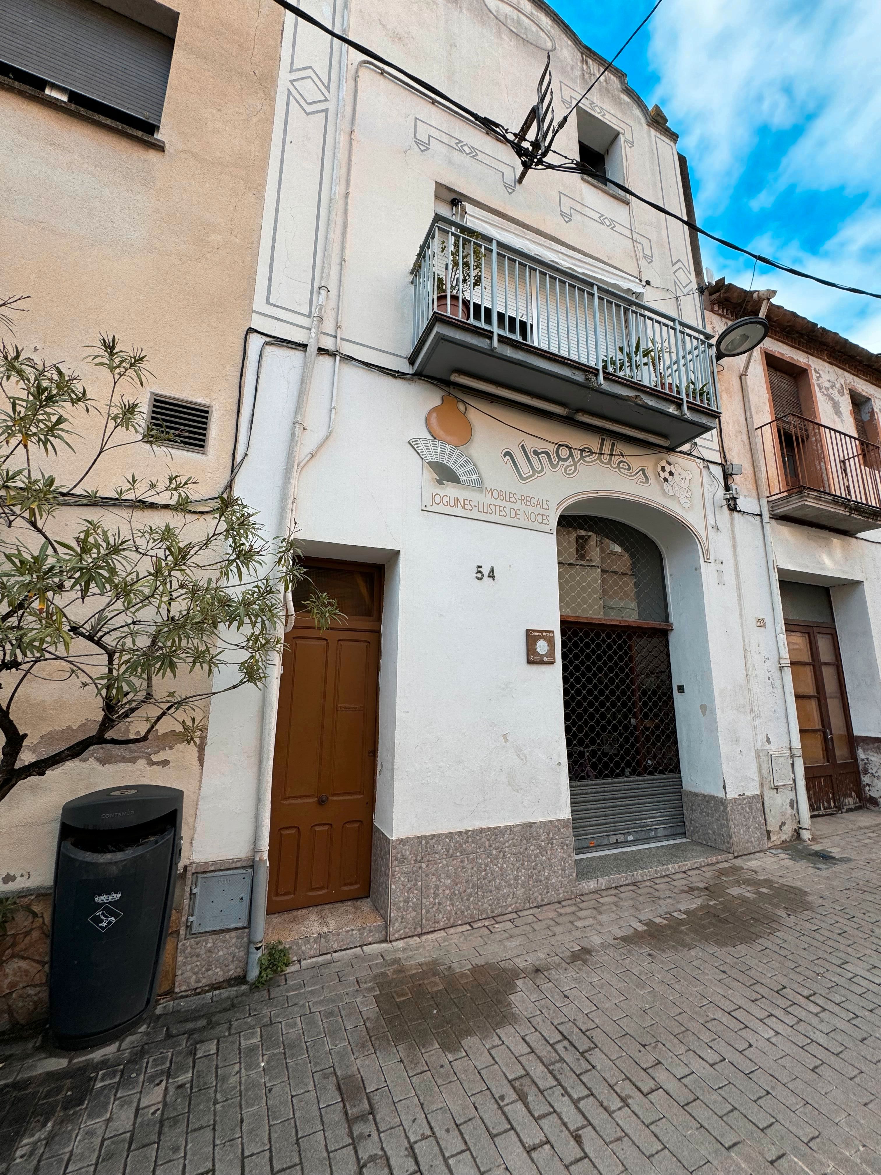 Premises for sale in Corbera de Llobregat  with Furnished