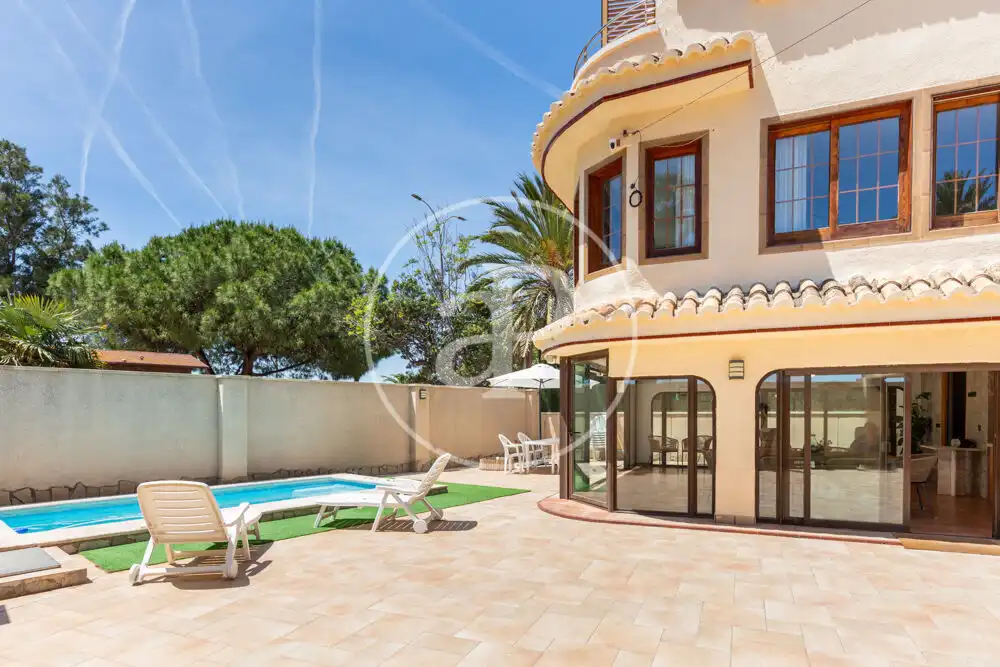 Vista exterior de Casa o chalet de alquiler en La Pobla de Farnals con Aire acondicionado, Calefacción y Jardín privado