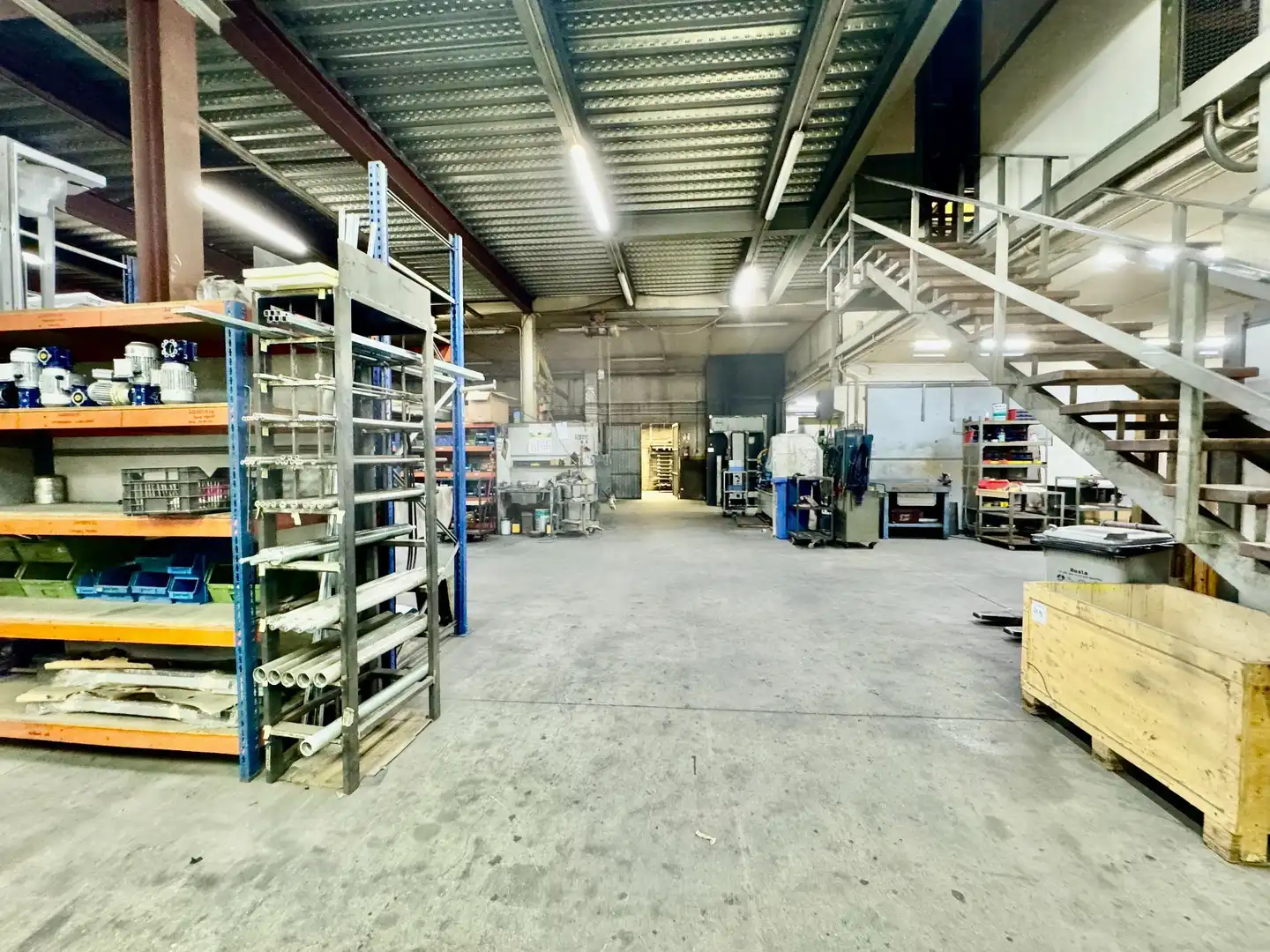 Fabrikhallen zur Miete in Balenyà