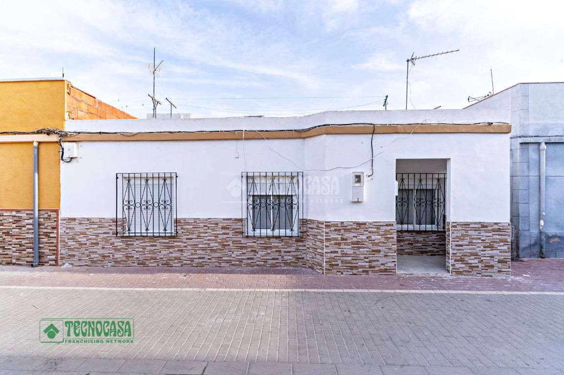 Exterior view of House or chalet for sale in El Ejido  with Air Conditioner and Terrace