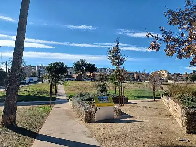 Exterior view of Detached homes for sale in Barberà del Vallès  with Terrace and Balcony