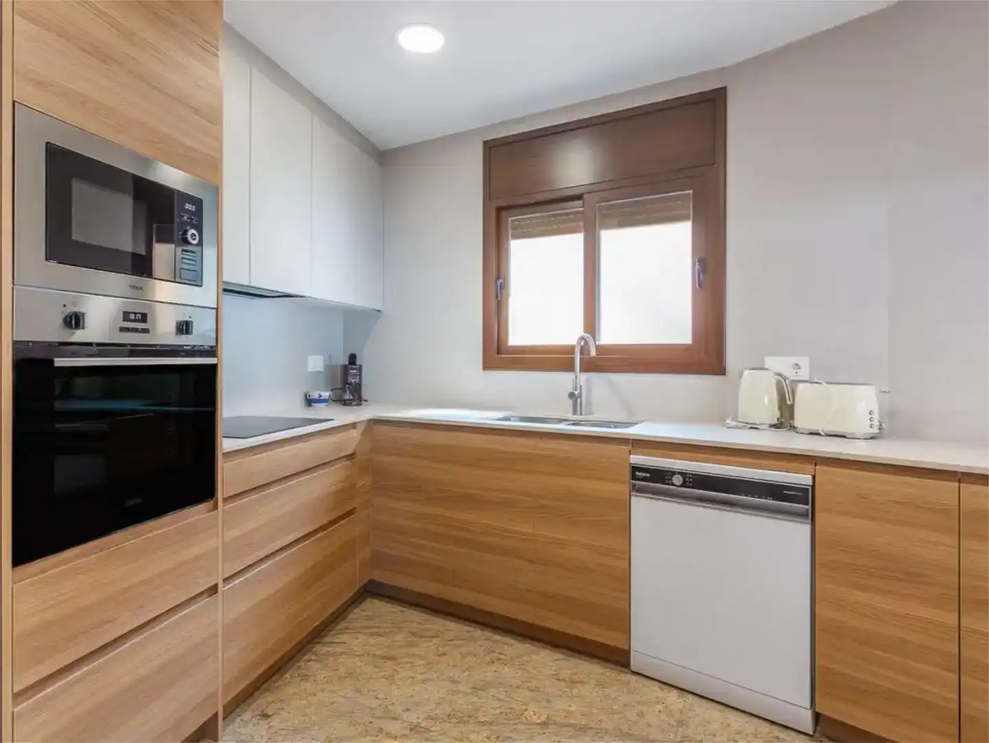 Cocina de Finca rústica de alquiler en Lloret de Mar con Aire acondicionado, Jardín privado y Piscina