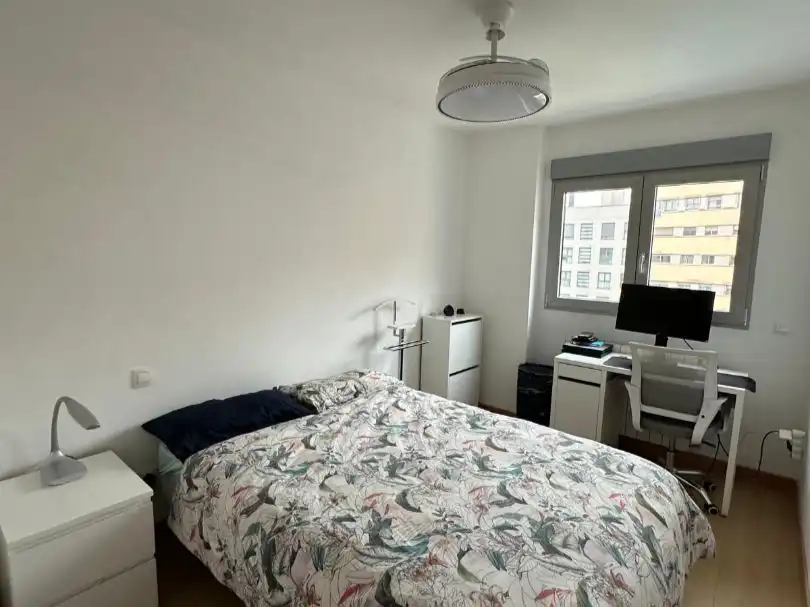 Bedroom of Flat for rent in Madrid  with Air Conditioner, Heating and Furnished
