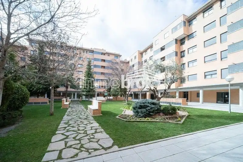 Vista exterior de Pis en venda en Madrid amb Aire condicionat, Calefacció i Traster