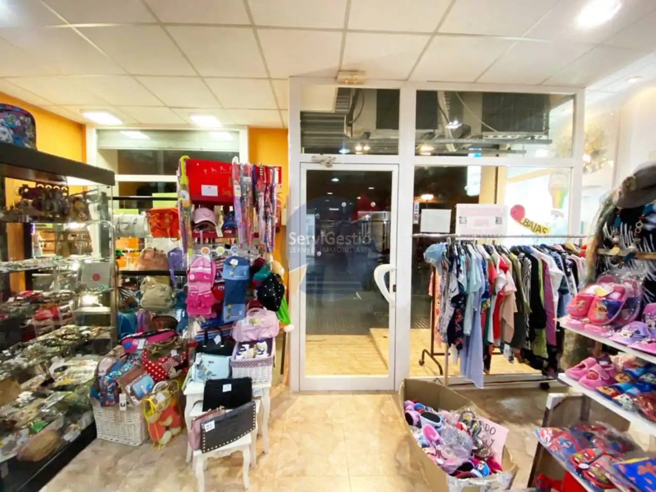 Business premises for sale in Calle Verge de Montserrat, imagen 2