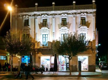 Local comercial de lloguer a Avenida DE LA RAPITA