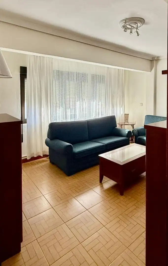 Wohnzimmer von Wohnung zur Miete in Avilés mit Heizung und Möbliert
