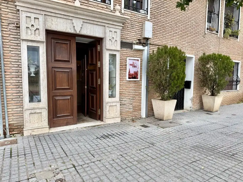Vista exterior de Local en venda en Córdoba