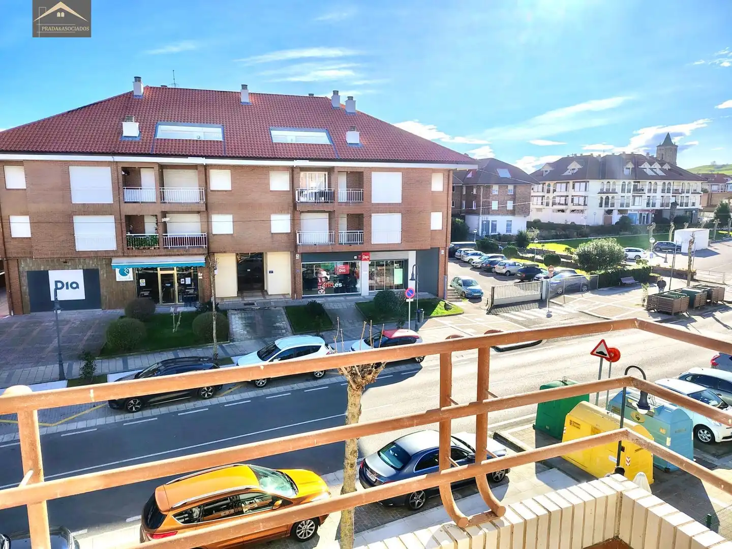 Vista exterior de Dúplex en venta en Bareyo con Calefacción, Terraza y Amueblado