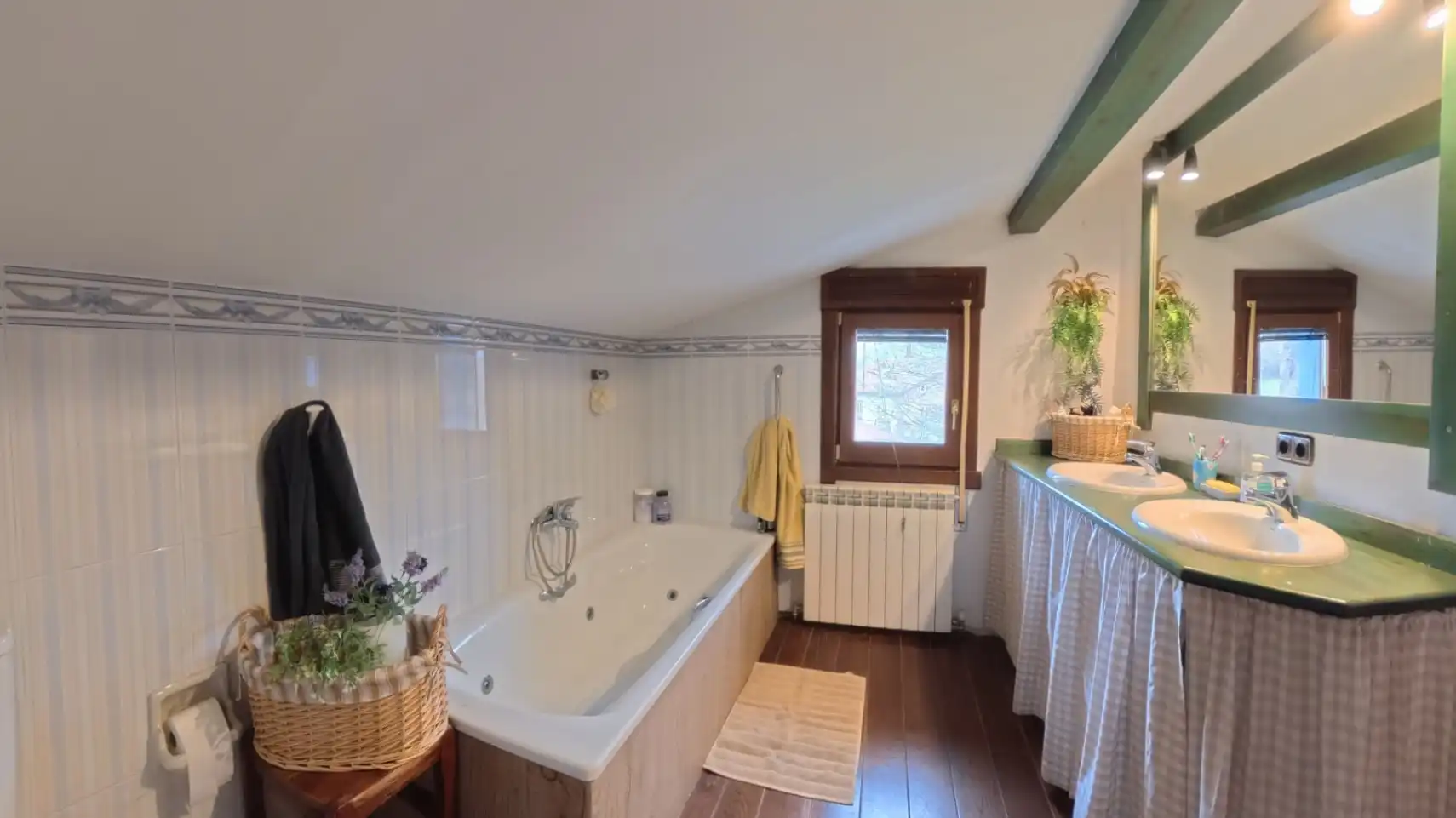 Baño de Casa o chalet en venta en Hermandad de Campoo de Suso con Terraza, Piscina y Amueblado