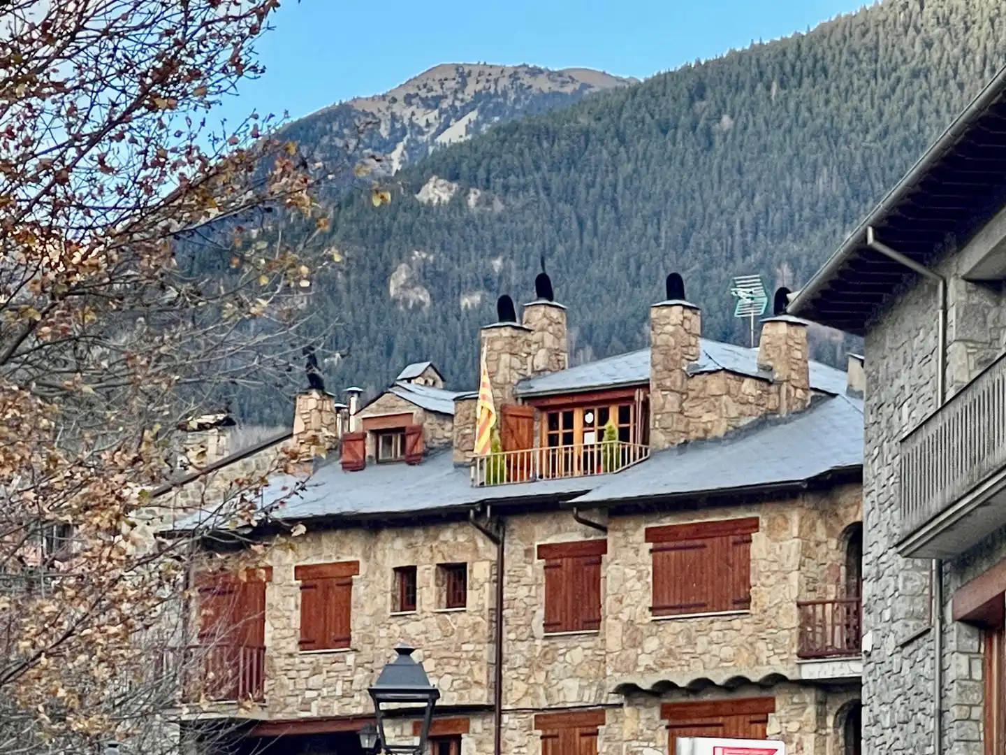 Vista exterior de Ático en venta en Setcases con Calefacción, Terraza y Amueblado