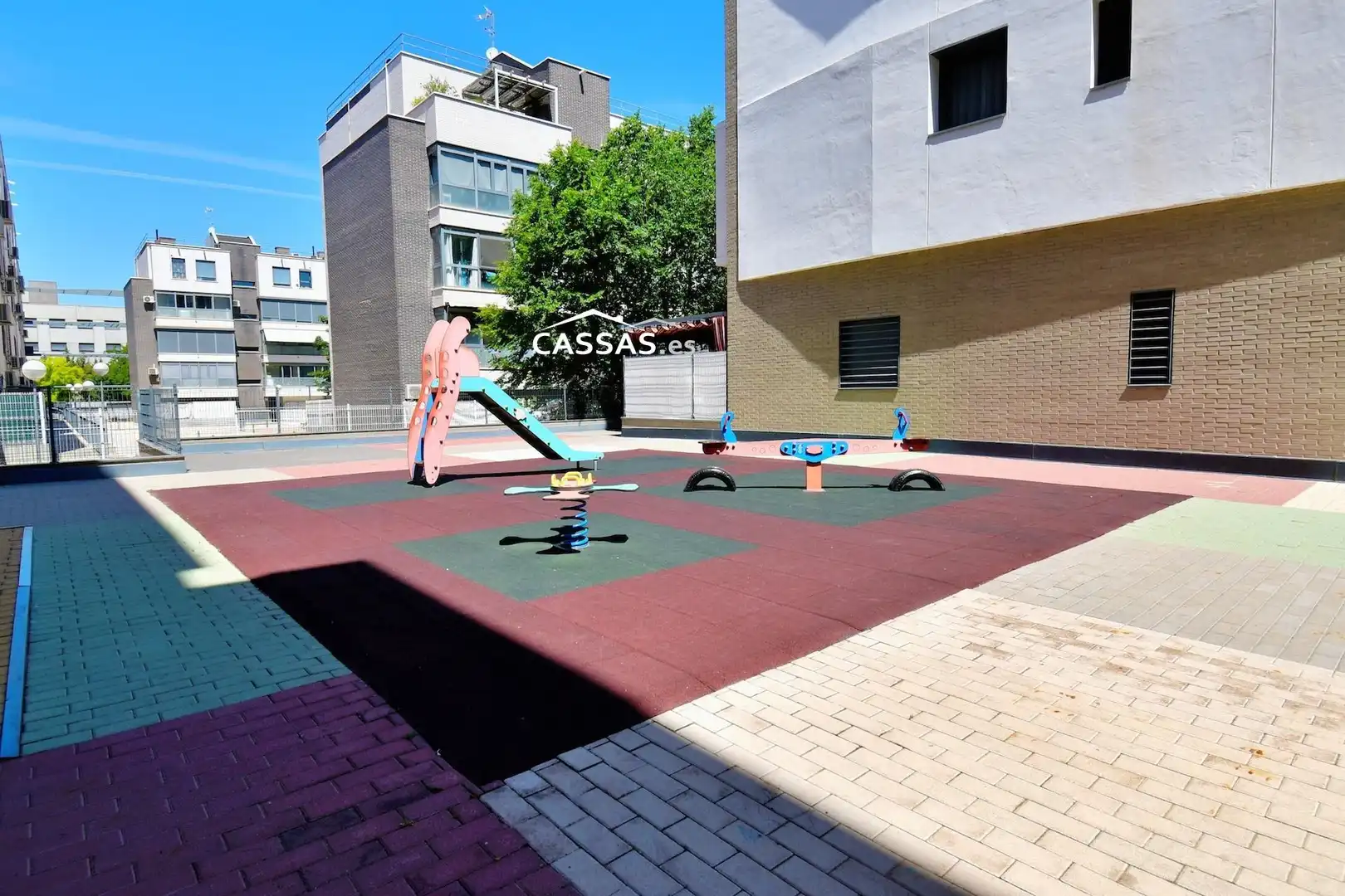 Vista exterior de Planta baja en venta en Torrejón de Ardoz con Aire acondicionado, Calefacción y Jardín privado