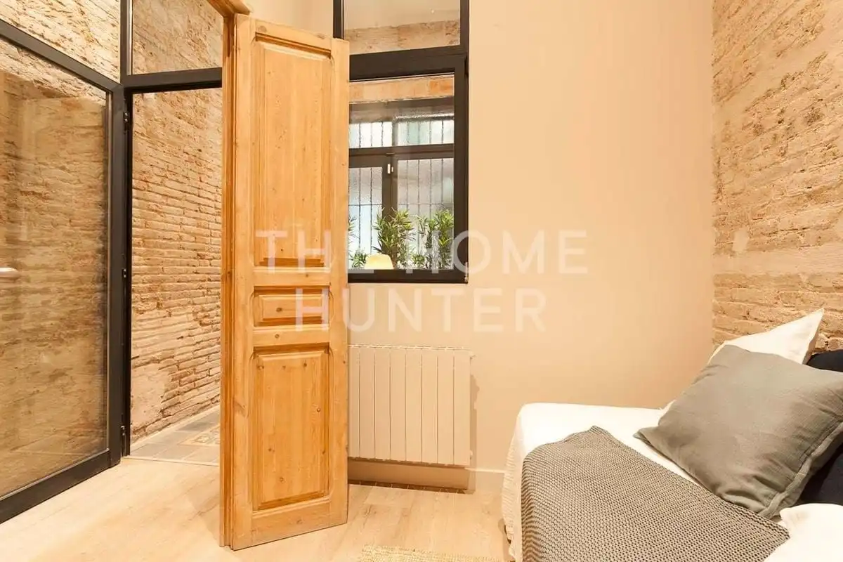 Schlafzimmer von Wohnung zum Verkauf in Barcelona mit Heizung, Privatgarten und Terrasse