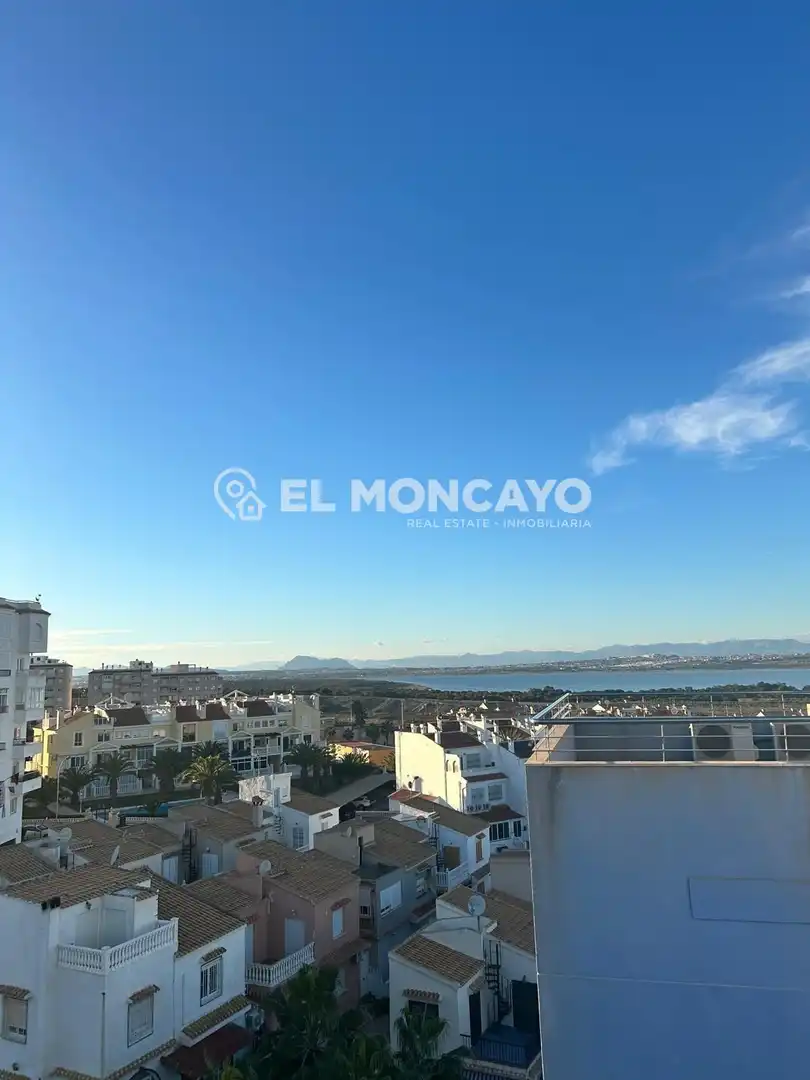 Ático en venta en Torrevieja con Calefacción, Terraza y Trastero