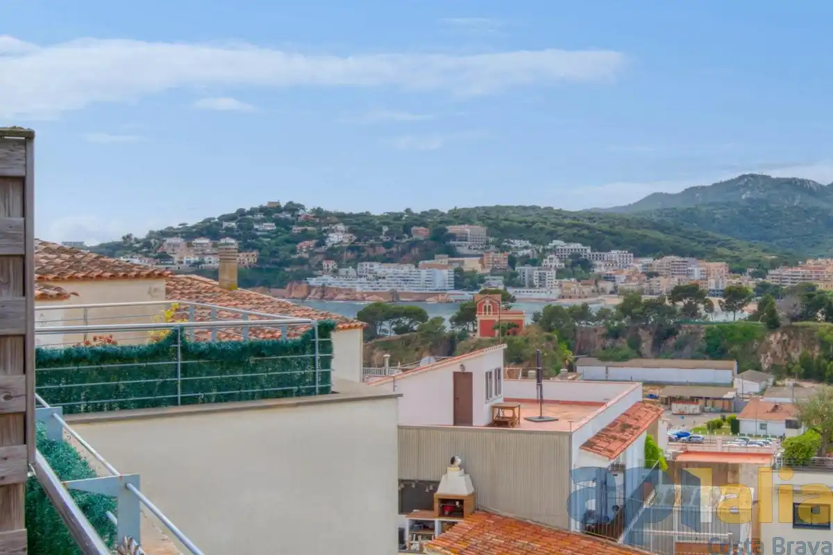 Exterior view of Attic for sale in Sant Feliu de Guíxols  with Terrace and Community pool