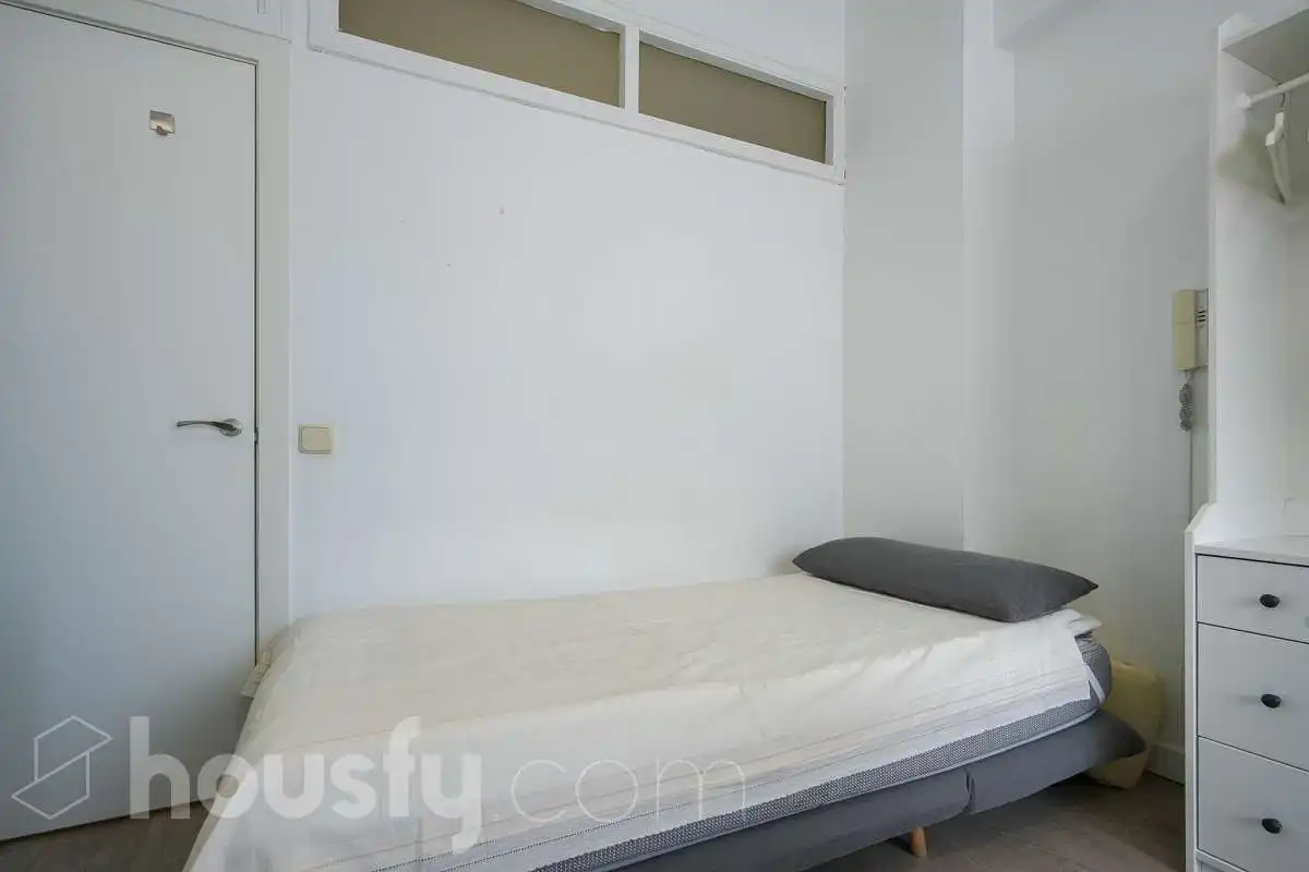 Bedroom of Study for sale in Madrid  with Air Conditioner and Heating