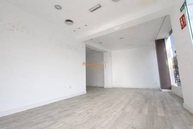 Local comercial en Alquiler en Camí dels Magros - Casablanca