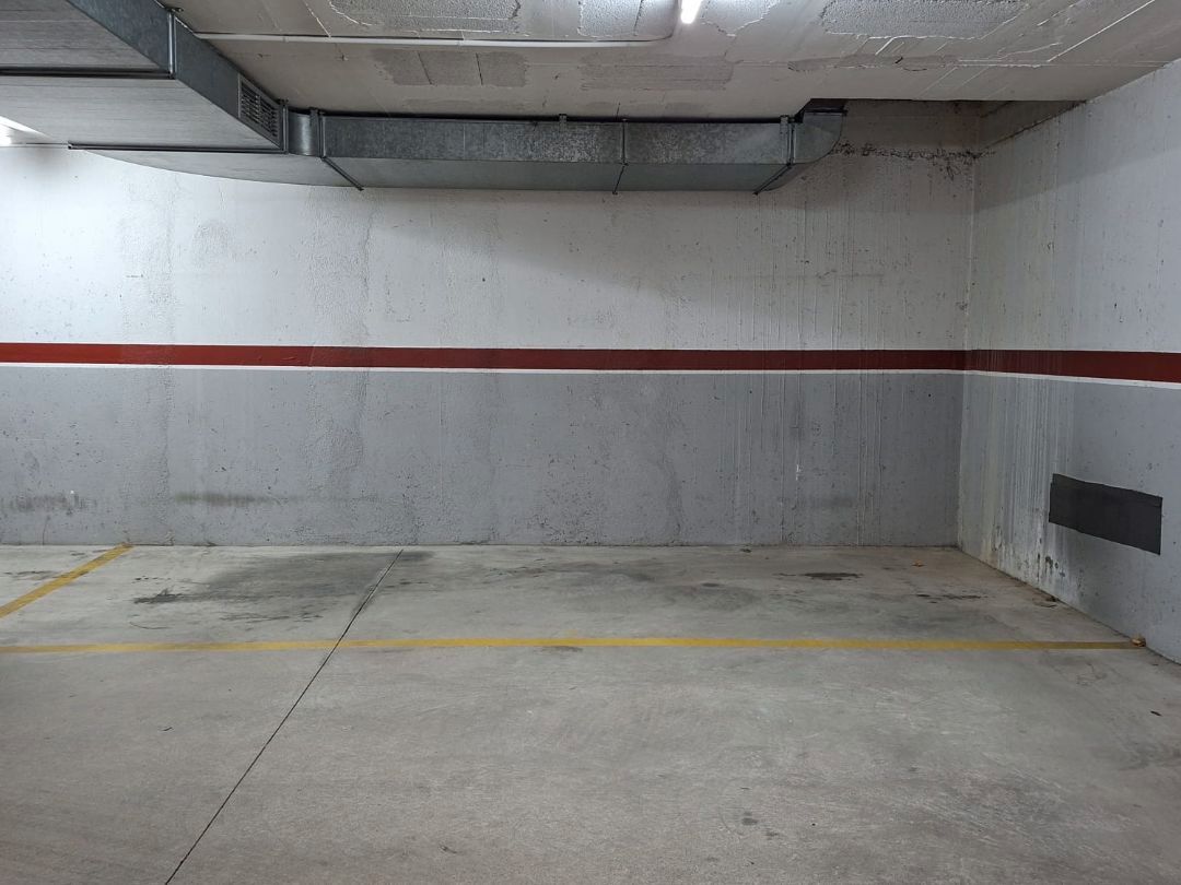 Parkplatz von Garage miete in Sentmenat mit Alarm