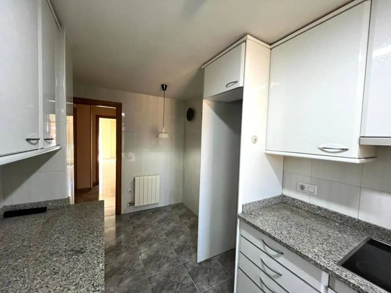 Cuina de Pis en venda en Girona amb Aire condicionat, Calefacció i Terrassa