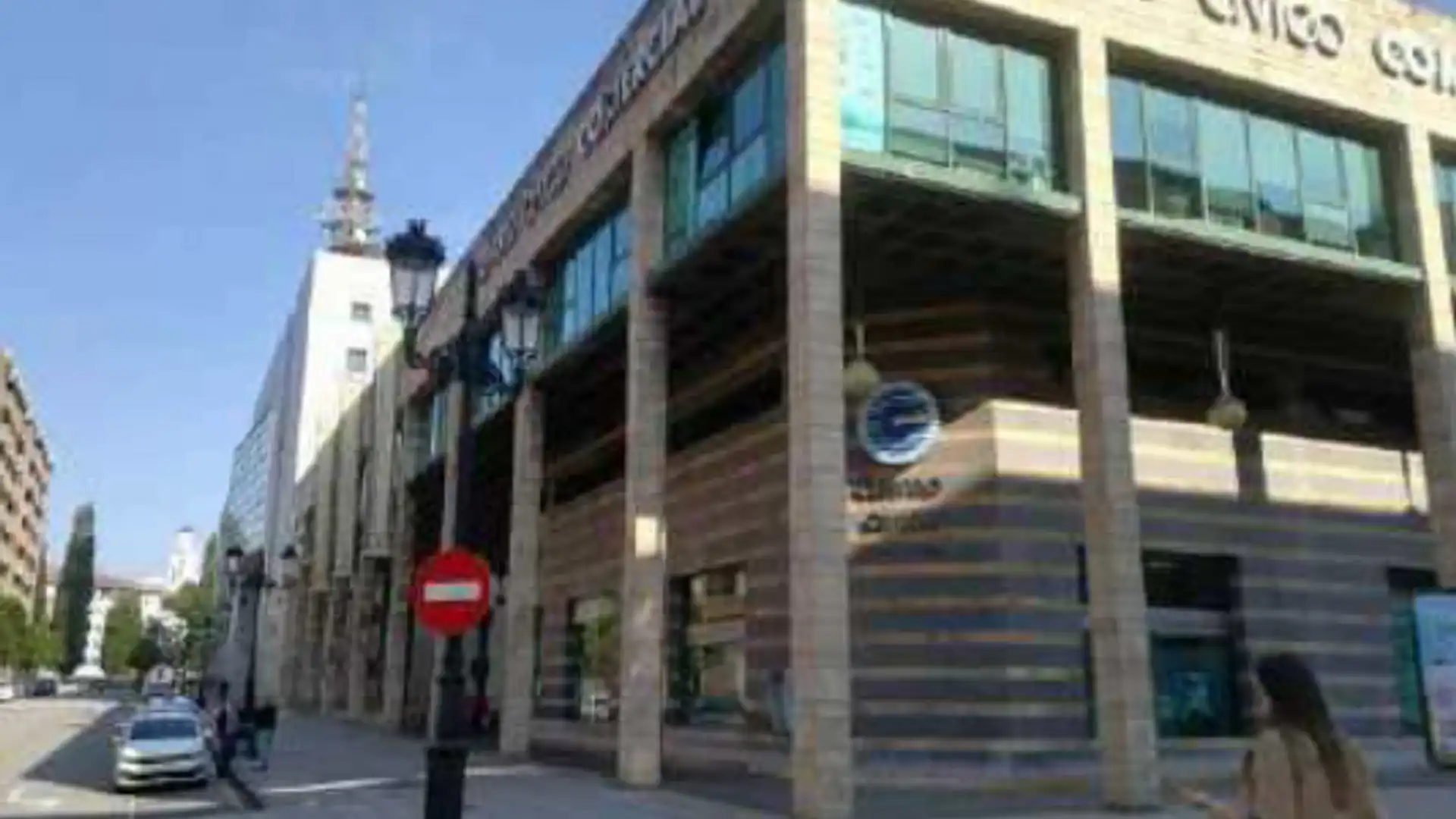 Oficina de alquiler en C/ Comandante Caballero, Llamaquique