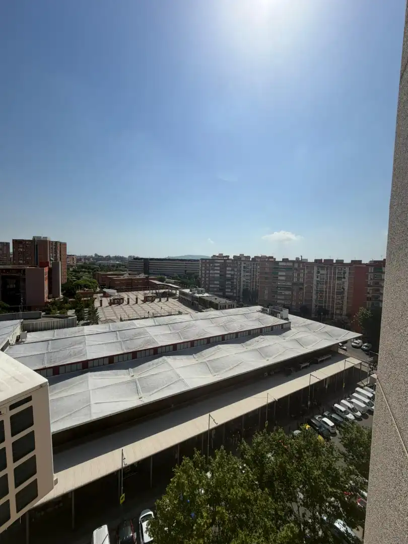 Exterior view of Flat for sale in Cornellà de Llobregat  with Air Conditioner and Furnished