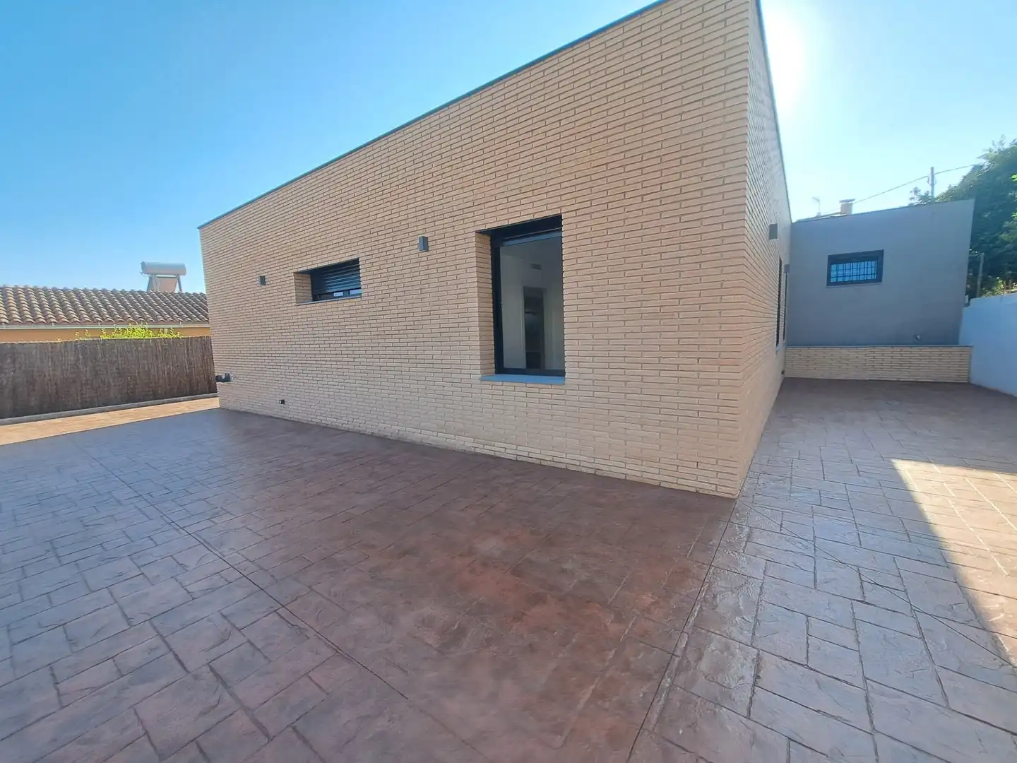 Vista exterior de Casa o xalet de lloguer en Rubí amb Aire condicionat i Calefacció
