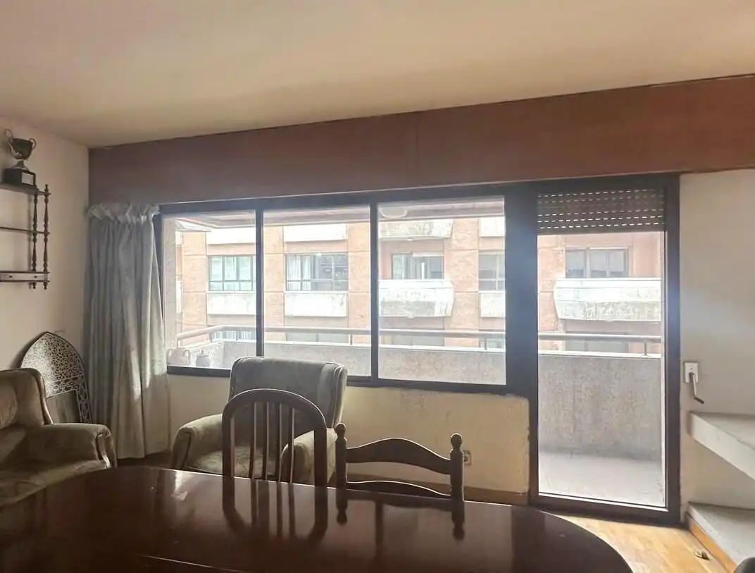 Vista exterior de Pis en venda en León Capital  amb Calefacció, Parquet i Terrassa