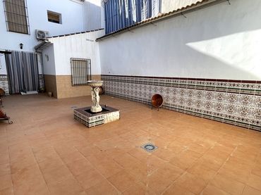 House with balcony for sale in Villanueva de Algaidas
