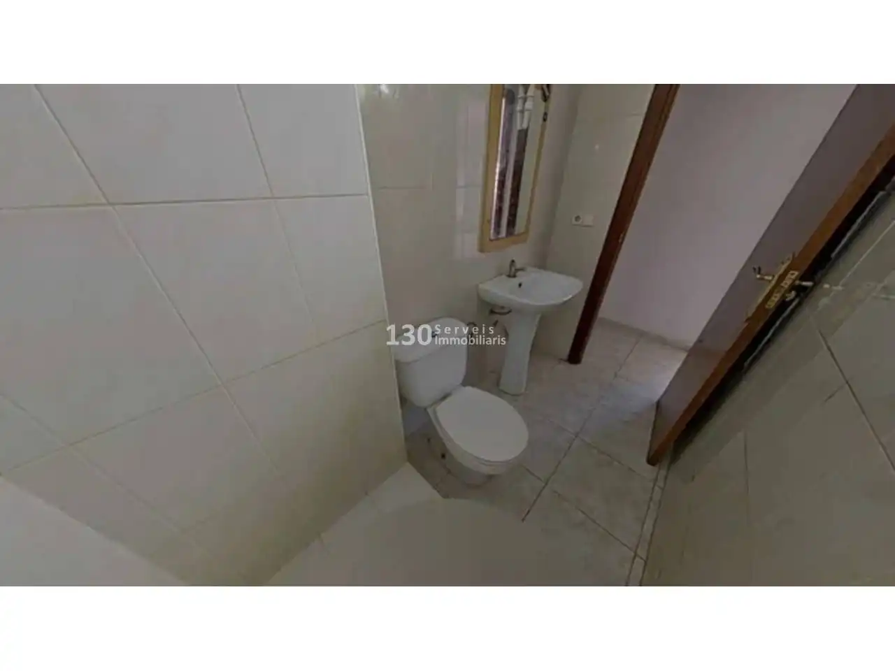 Bany de Pis en venda en Calella amb Terrassa