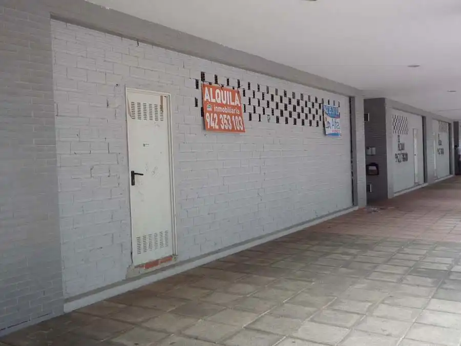 Locale commerciale in vendita a Calle Francisco Tomás y Valiente 9A