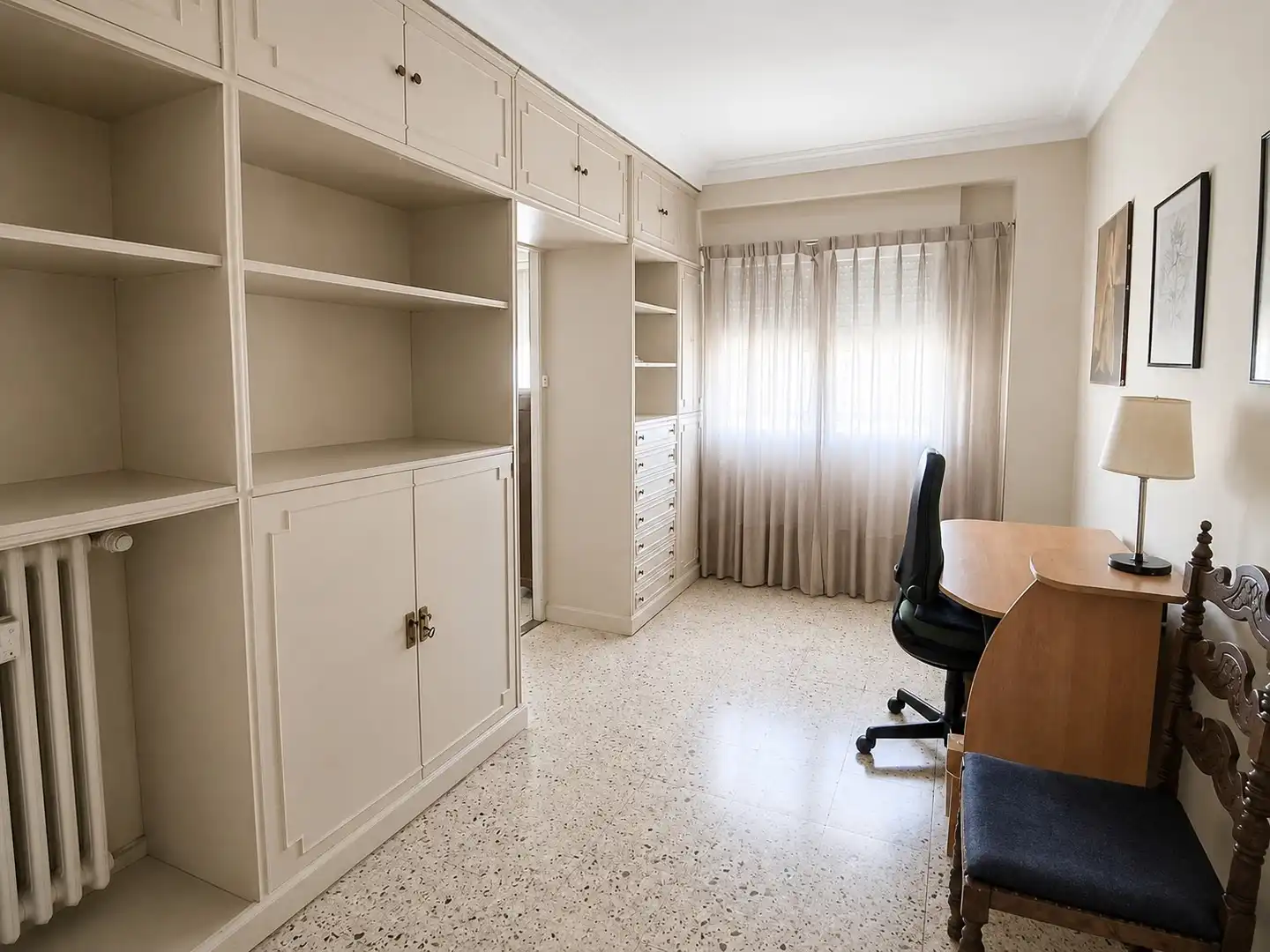 Habitación de Piso en venta en Zaragoza con Calefacción, Amueblado y Horno