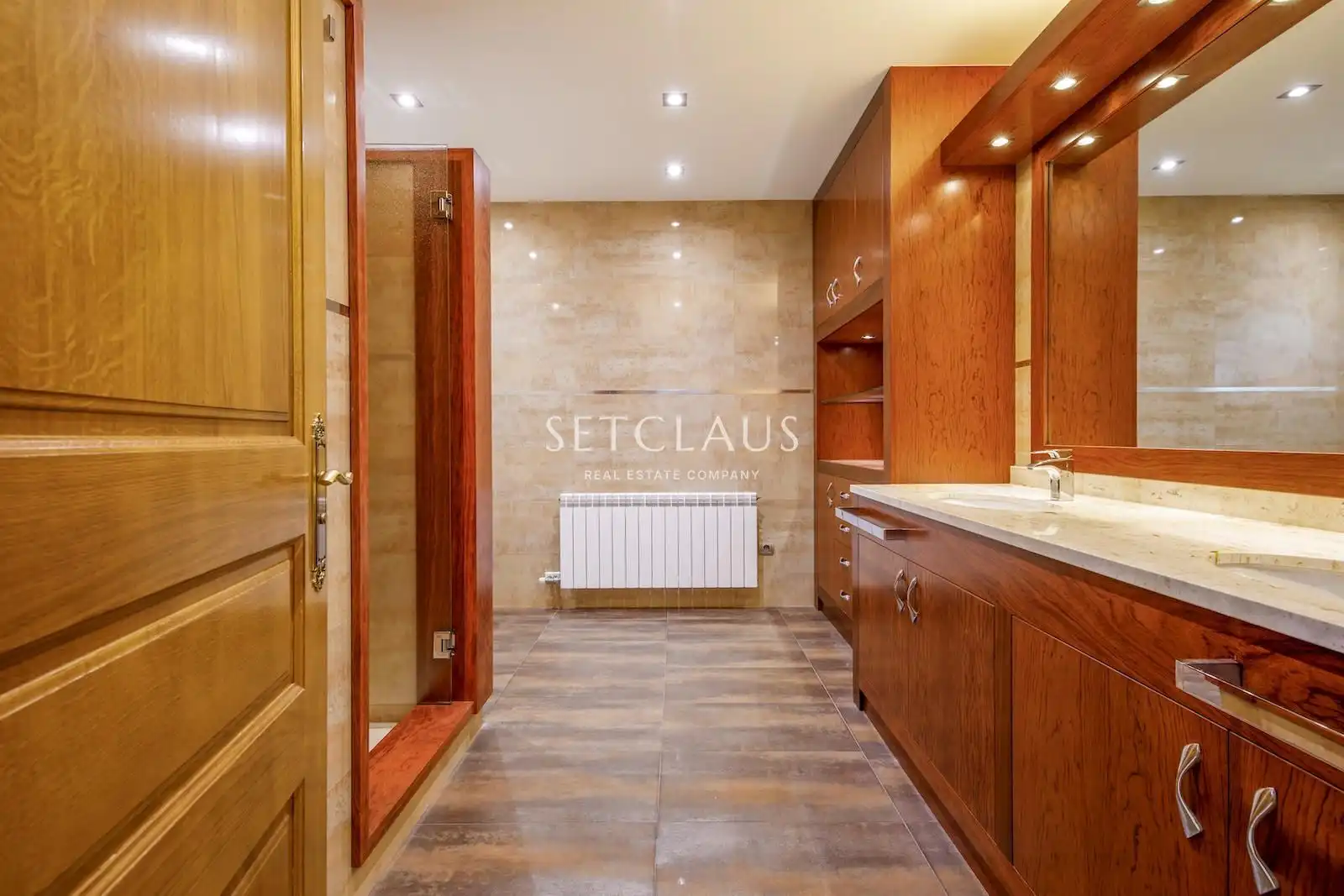 Bathroom of Flat for sale in Barcelona  with Air Conditioner and Alarm