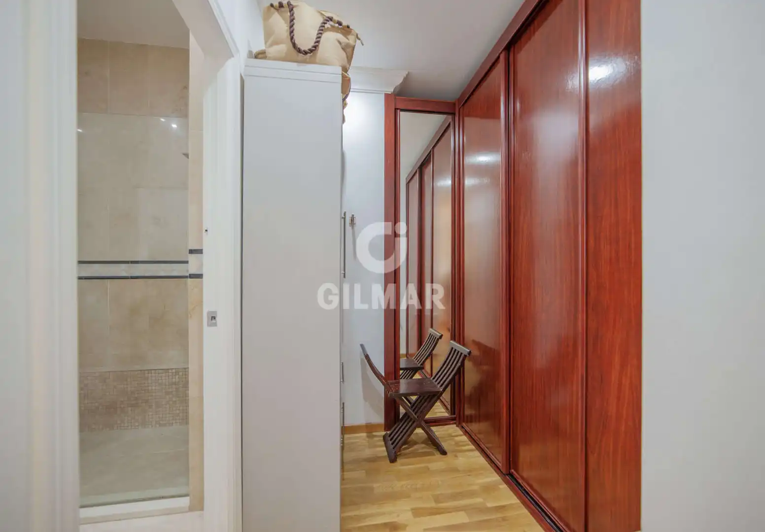 Dormitori de Casa o xalet en venda en Alcalá de Guadaira amb Calefacció, Jardí privat i Piscina