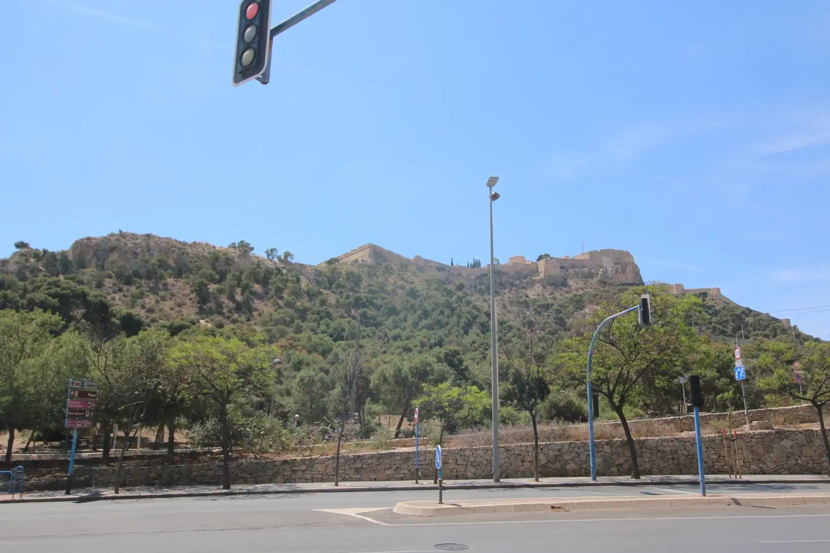 Vista exterior de Edifici en venda en Alicante / Alacant