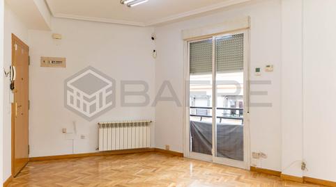 Foto 3 de Piso en venta en Calle San Antonio de Padua, Moscardó, Madrid