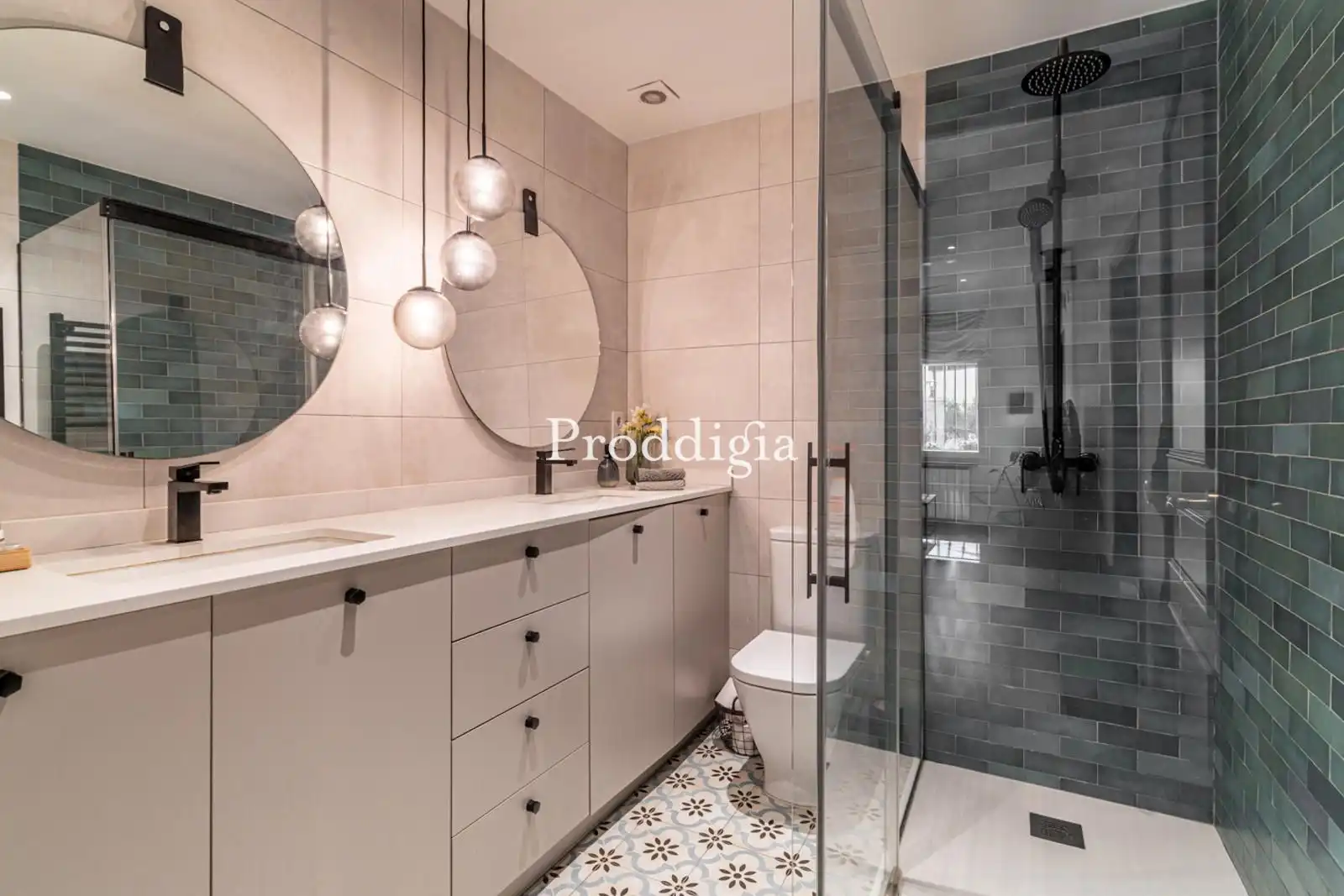 Bathroom of Houses for sale in Cerdanyola del Vallès  with Air Conditioner, Heating and Terrace