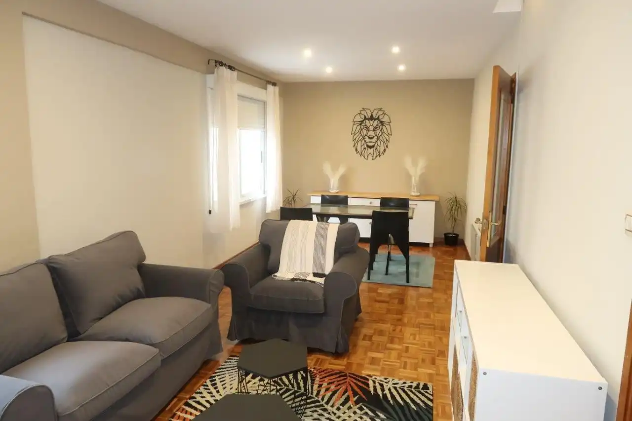 Sala d'estar de Pis de lloguer en A Coruña Capital  amb Calefacció, Parquet i Moblat