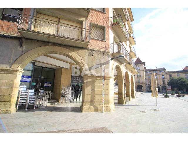 Local comercial en Alquiler en Calle Mossèn Guardiet, 2 en Manlleu