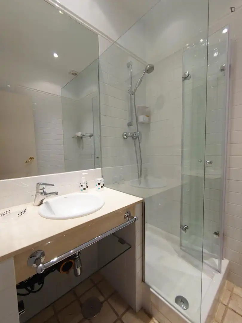 Study for rent in Cortes - Huertas