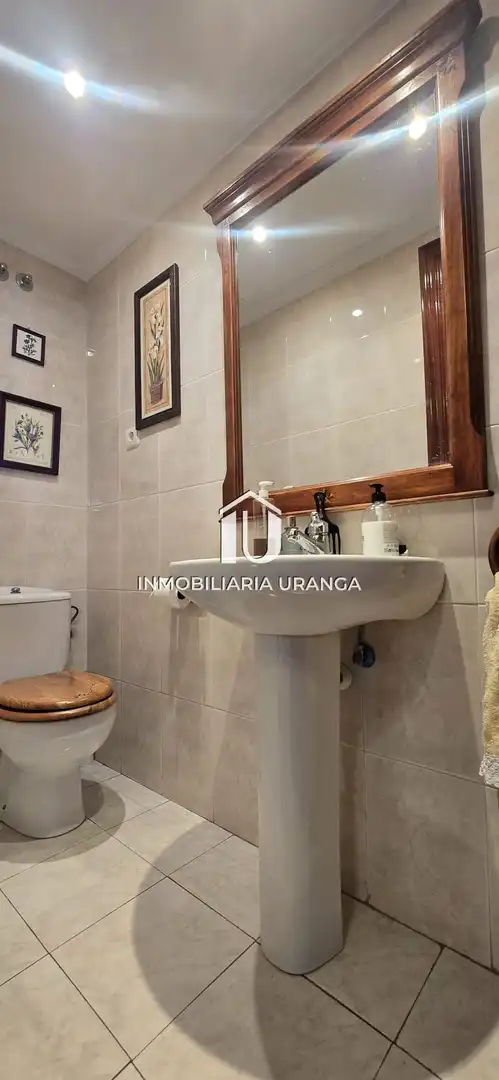Baño de Casa o chalet en venta en Laredo con Calefacción, Terraza y Amueblado