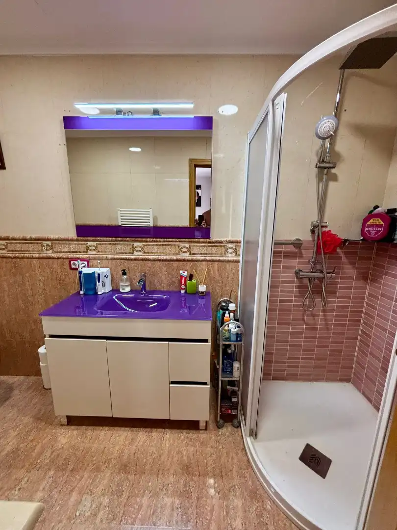 Baño de Casa adosada en venta en Parla con Aire acondicionado, Calefacción y Jardín privado